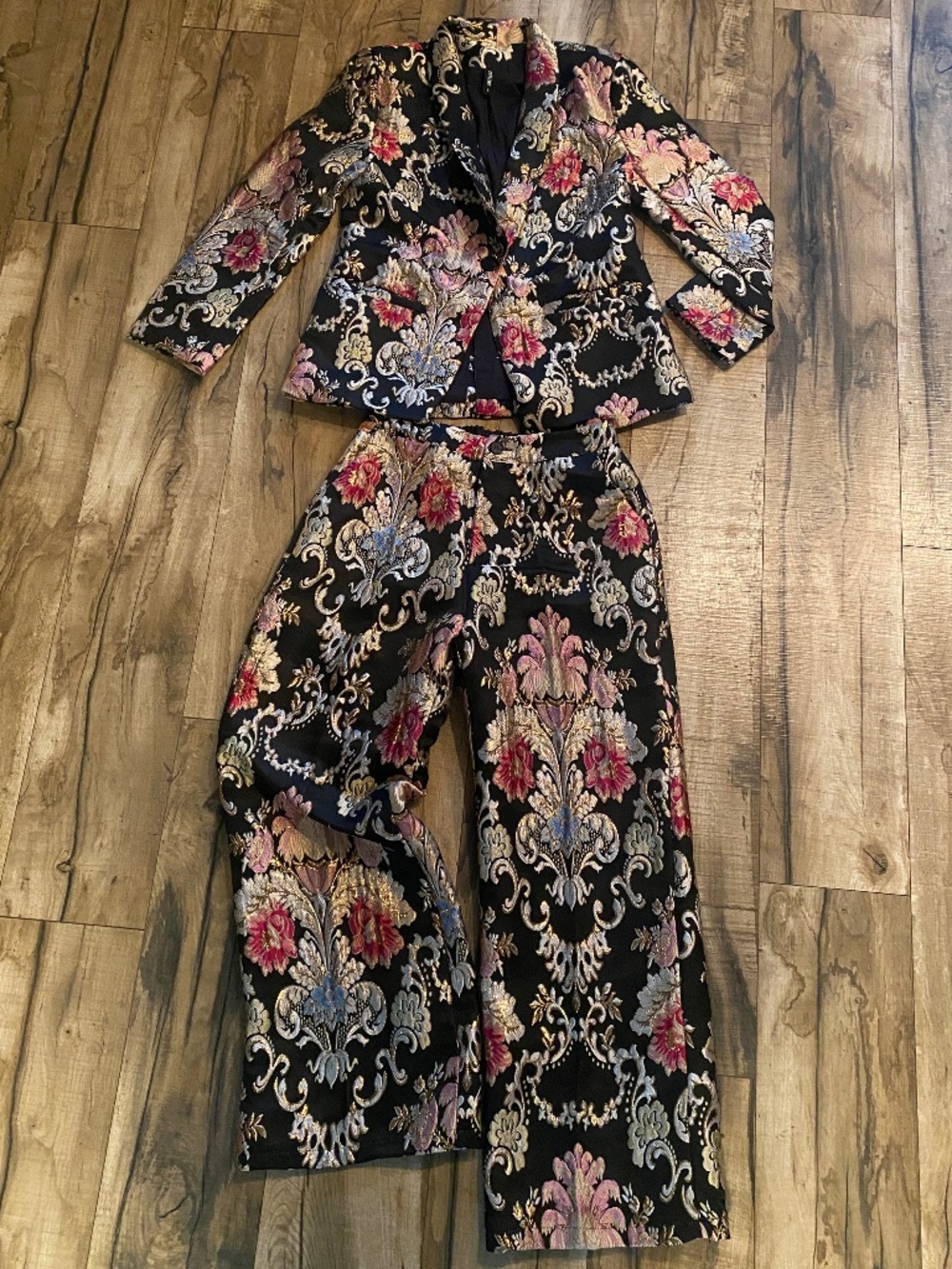 NEW Women's Metallic Floral Brocade Jacket & Pants Suit STYLEWE Size Medium